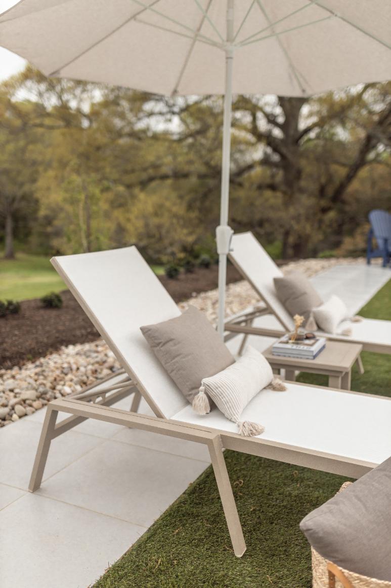 Vida Sling Chaise Lounge - Image 4
