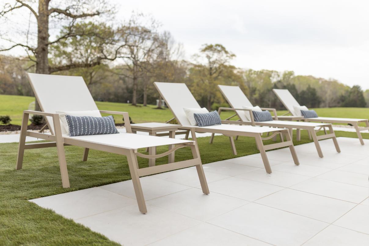Vida Sling Chaise Lounge - Image 2